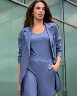 Blazer Straight Travel