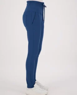 Pant Lara Travel