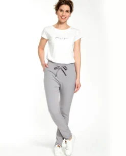 Pant Paris Travel